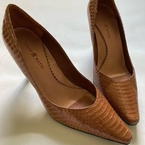 Beautiful Kelly & Katie Heels 👠